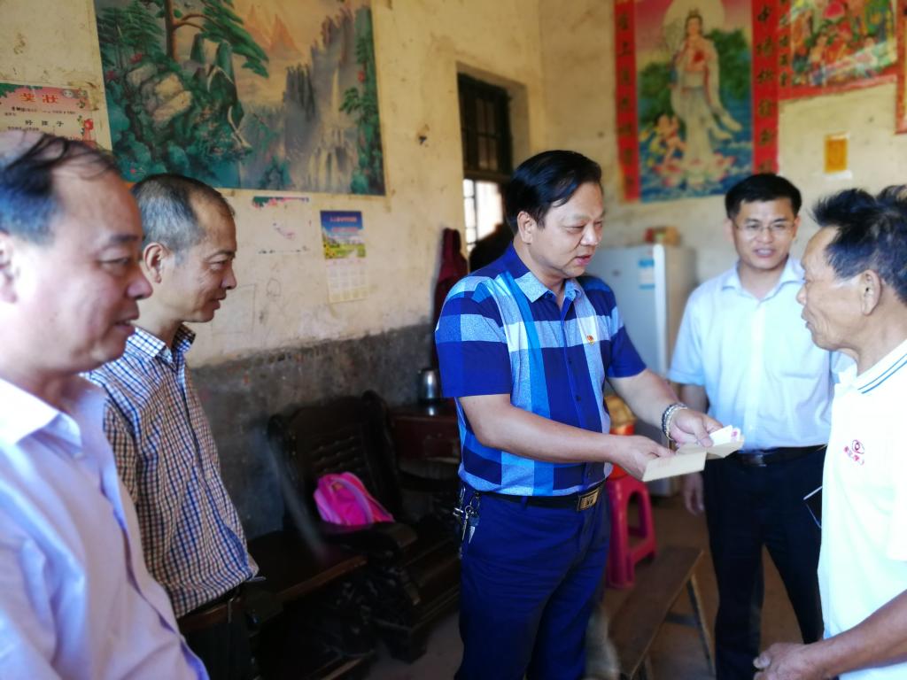 小洞社区开展"不忘初心,牢记党恩"专题讲座_今日道州_道县人民政府